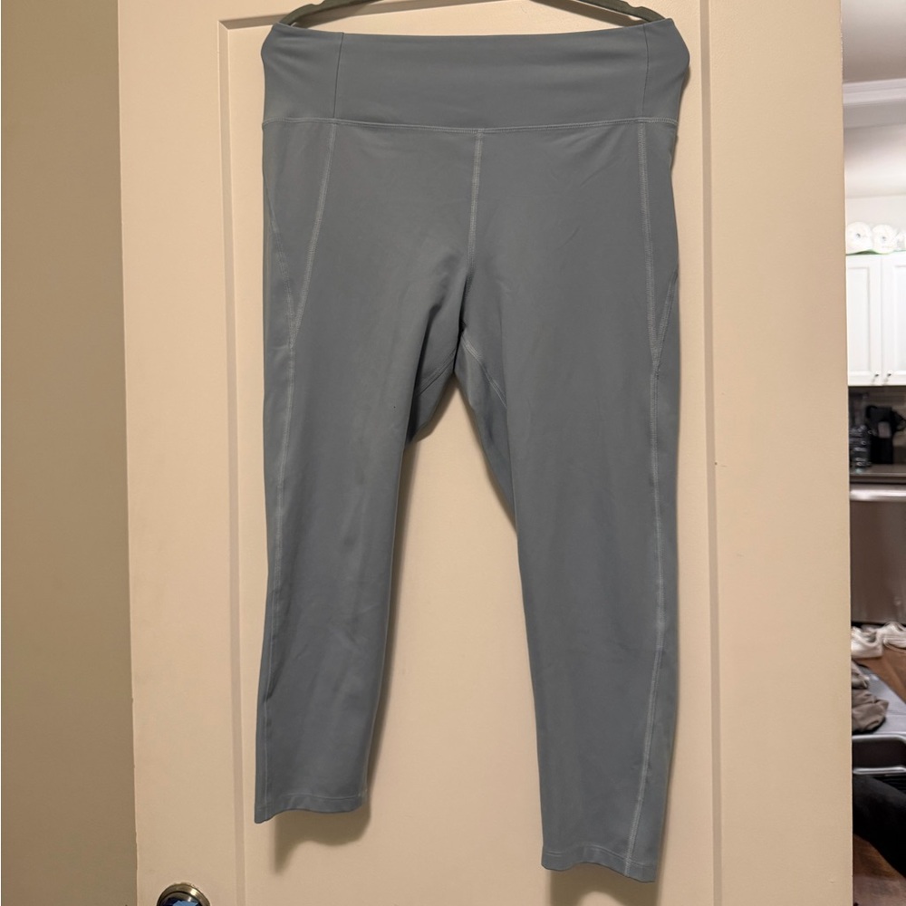 Girlfriend collective, light blue compressive leggings